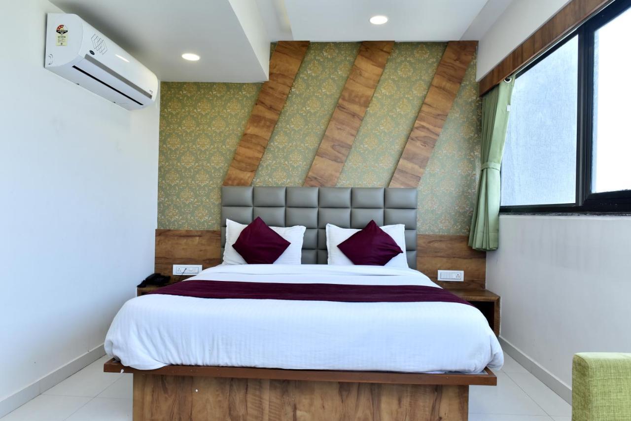 Hotel Royal King By Sky Stays Ahmedabad Exterior foto